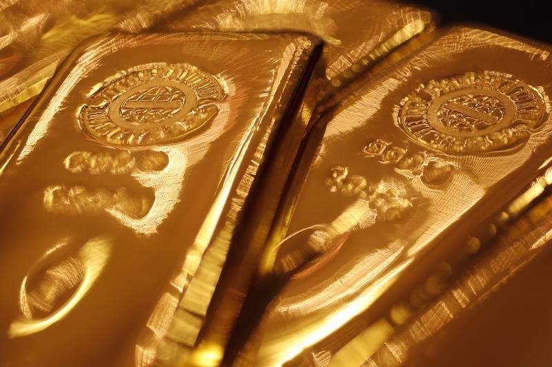 Giá Vàng Thế Giới Trượt Dốc Khi Kỳ Vọng Fed Tăng Lãi Suất Nóng Lên